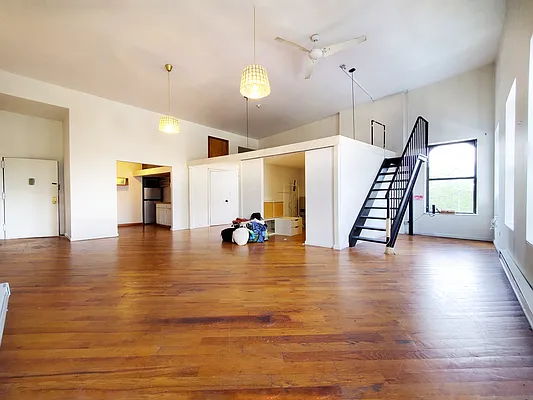 Rented by Rentall Group Inc | media 2