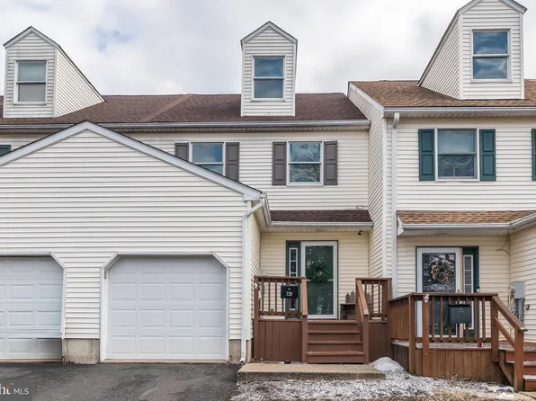 720 Cedar Ct, Red Hill, PA 18076