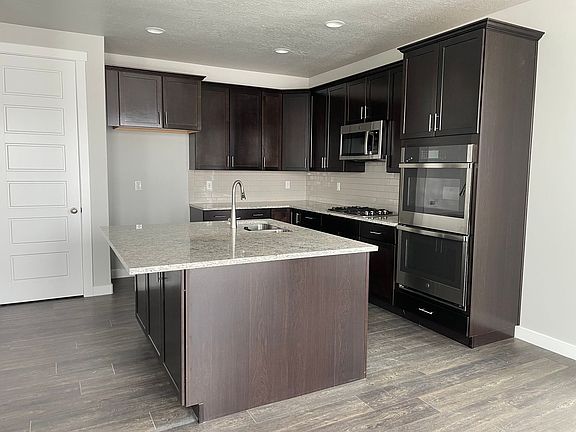 4th image of 6600 N Desert Peak