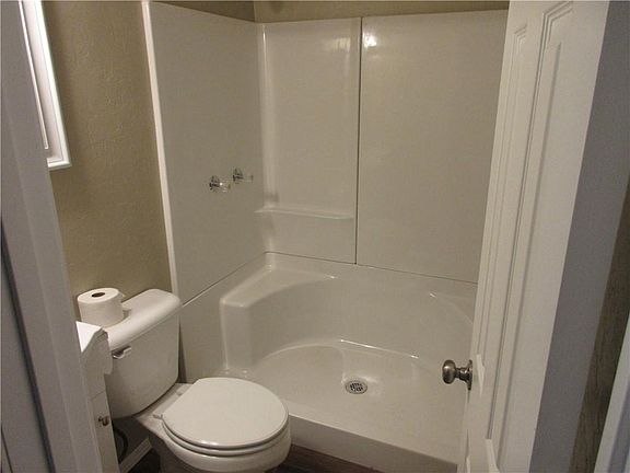 5th image of 207 W Park St