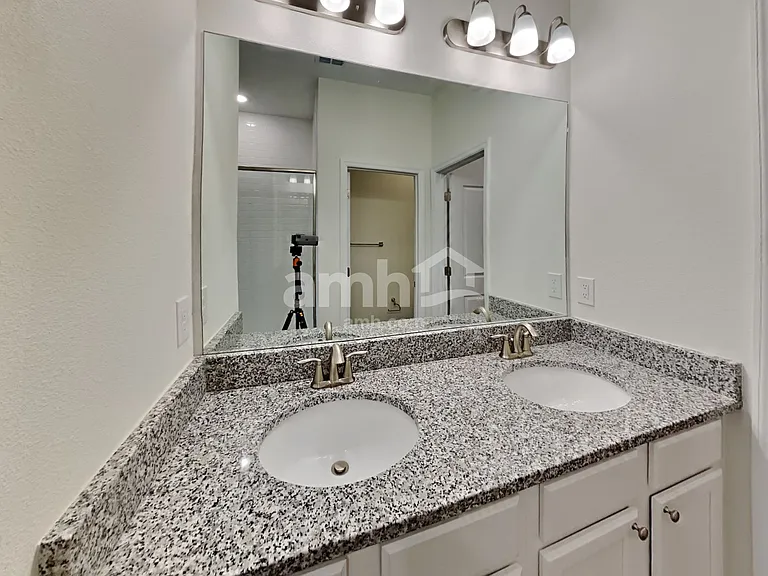 2450 Ixora Ct — Photo 12