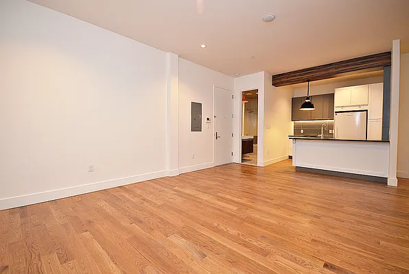 Rented by Sam Tabak | media 27