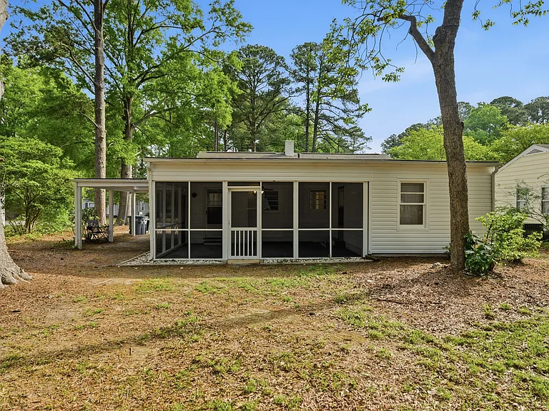 211 S Circle Dr — Photo 15