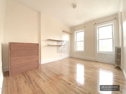 Rented by ZealEstate Group Inc | media 10