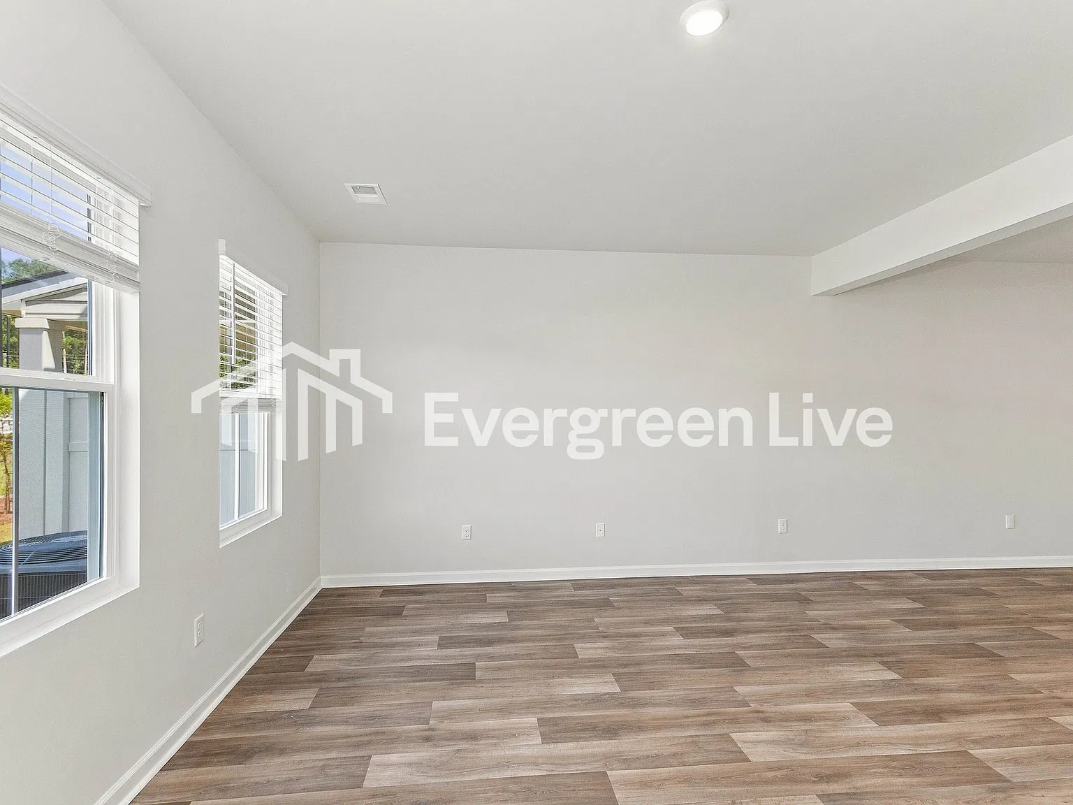 3 bed, 3.0 bath, 1872 sqft, $2,220 — Photo 4