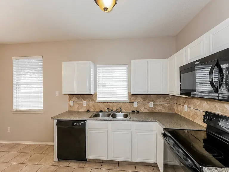 1101 Trinity Trl — Photo 10