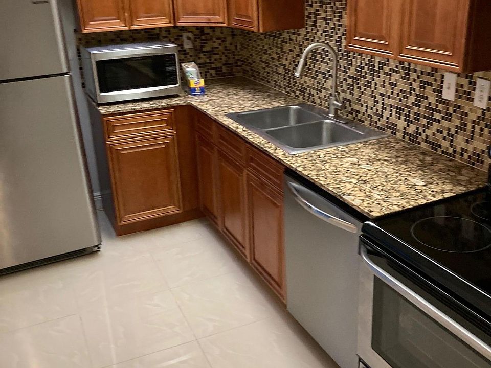 1st image of 3000 Holiday Dr APT 202