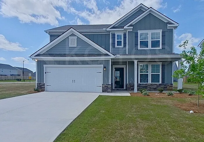 4 bed, 3.0 bath, 2517 sqft, $2,525 — Photo 1