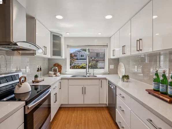28086 Thorup Ln, Hayward, CA 94542