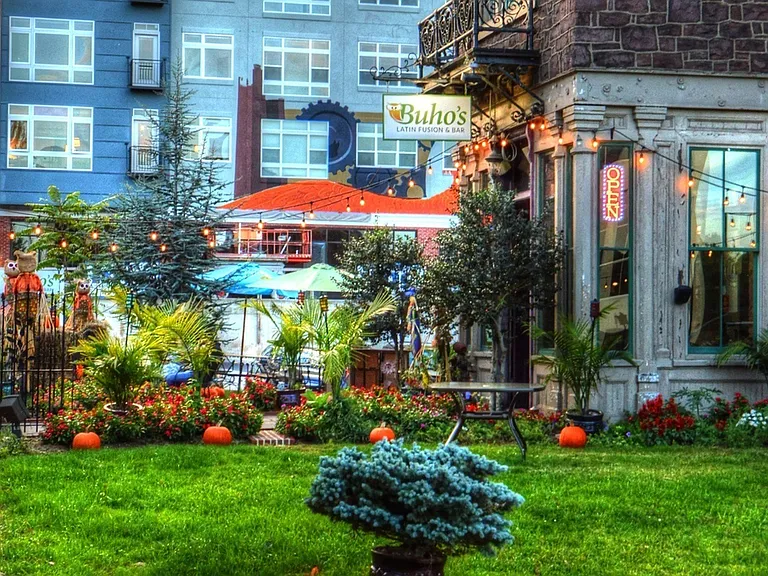 Nearby Restaurants