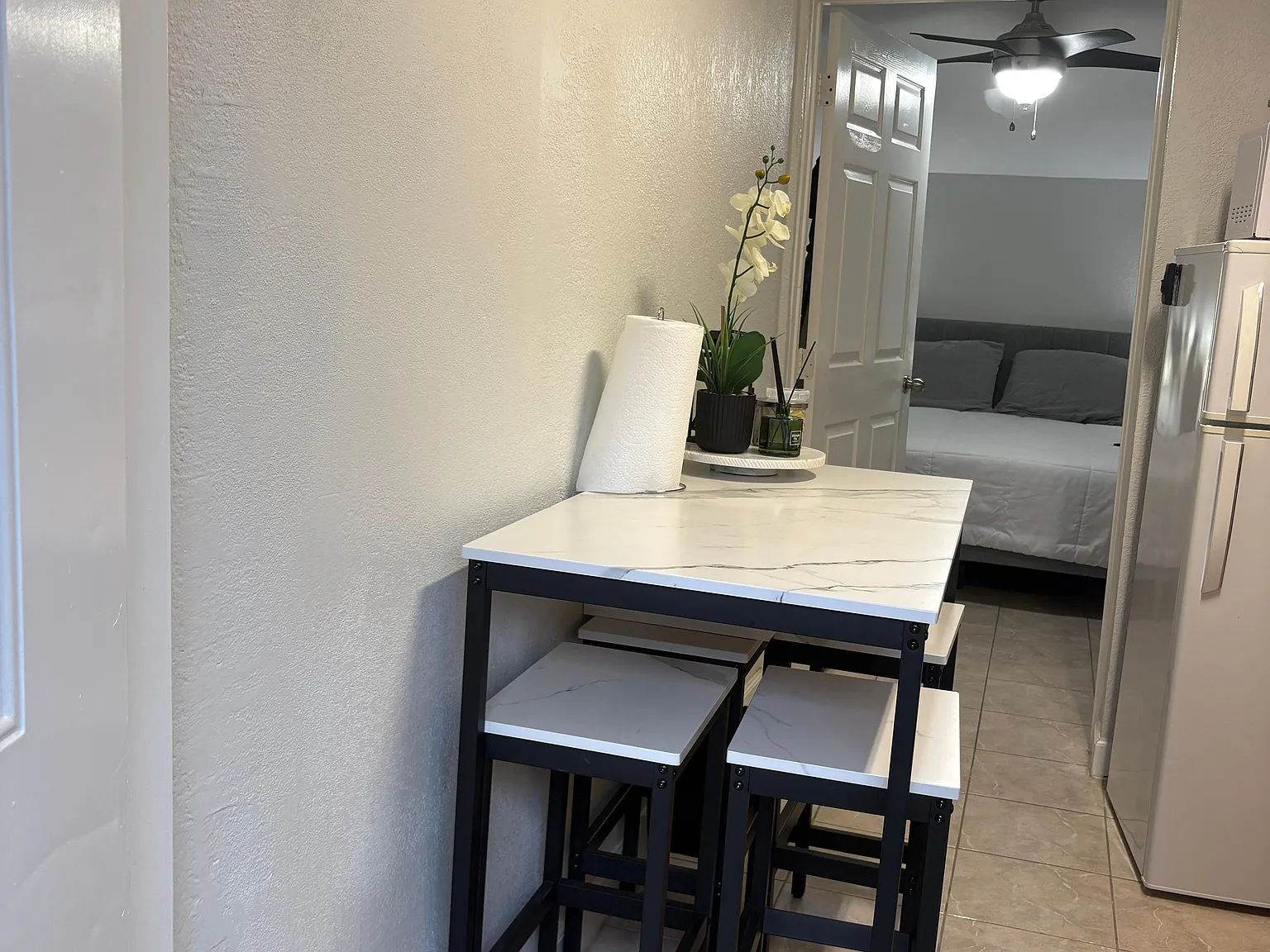1 bed, 550 sqft, $1,350 — Photo 3
