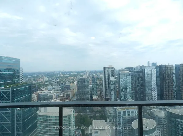 1 Concord Cityplace Way, Toronto, ON