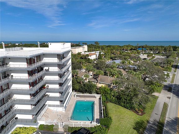 2nd image of 935 E Causeway Blvd APT 204