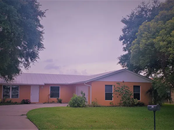 9051 SE Eagle Ave, Hobe Sound, FL 33455