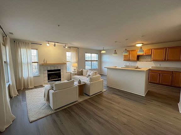 4th image of 2729 Barclay Way