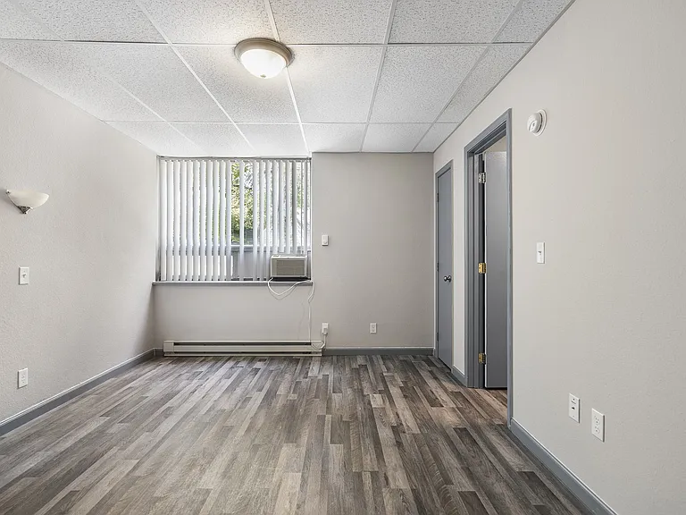 Campus Edge Apts — Photo 4