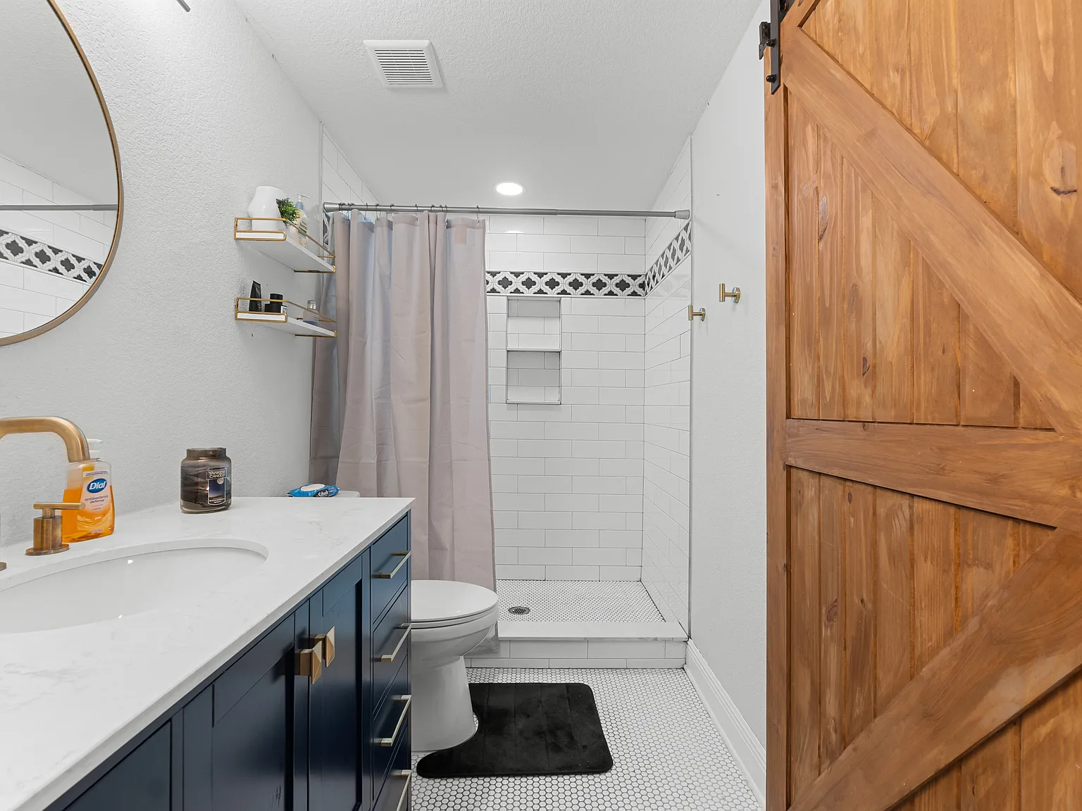 2 bed, 916 sqft, $2,200 — Photo 4
