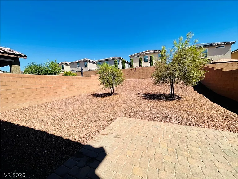 9206 Valley Betica Ave — Photo 21