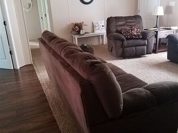 3rd image of 286 Laurel Dr