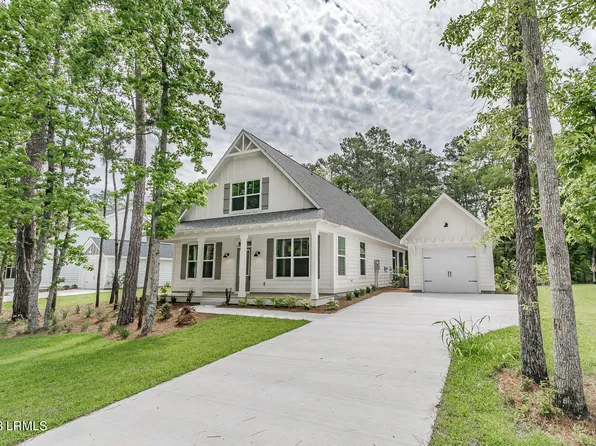 26 Faculty Dr, Beaufort, SC 29907