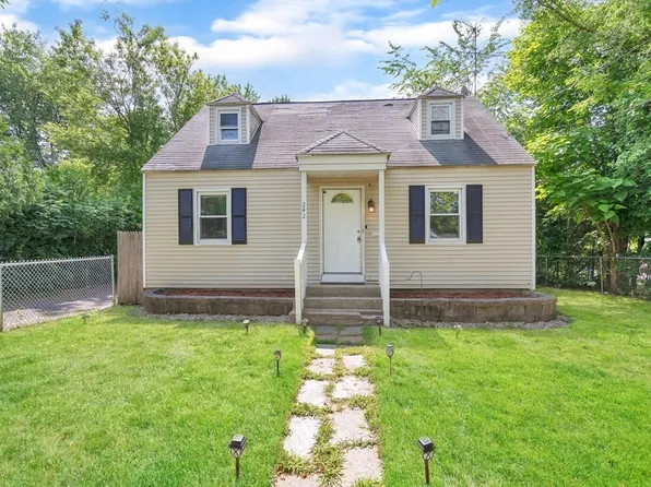 242 Pheland St, Springfield, MA 01109