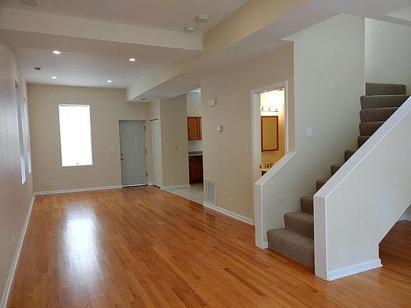 3rd image of 1928 N Damen Ave #2