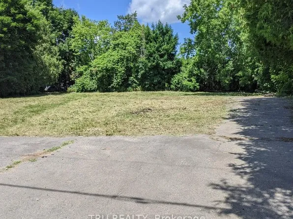 7101 Mason St, Ottawa, ON K4P 1C3