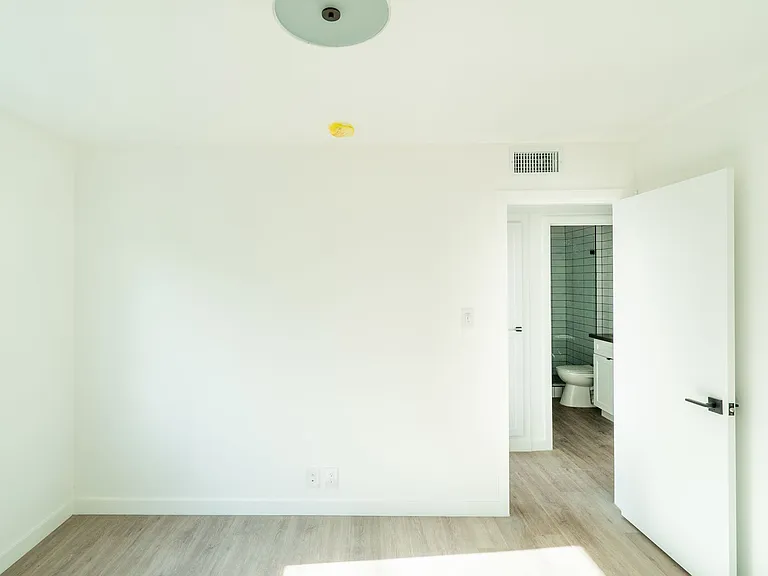 3168 Wabash Ave — Photo 10