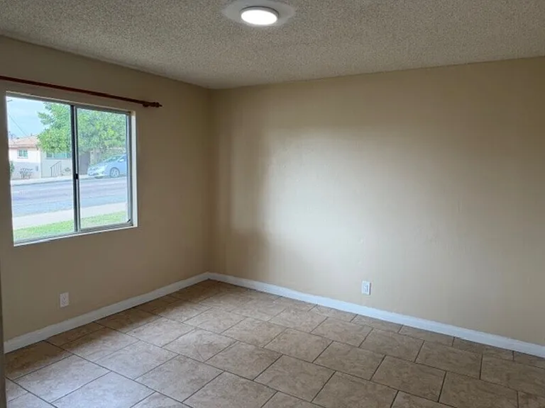 1609 Grove St #B — Photo 11