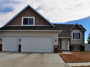 2612 17th St NW, Minot, ND 58703