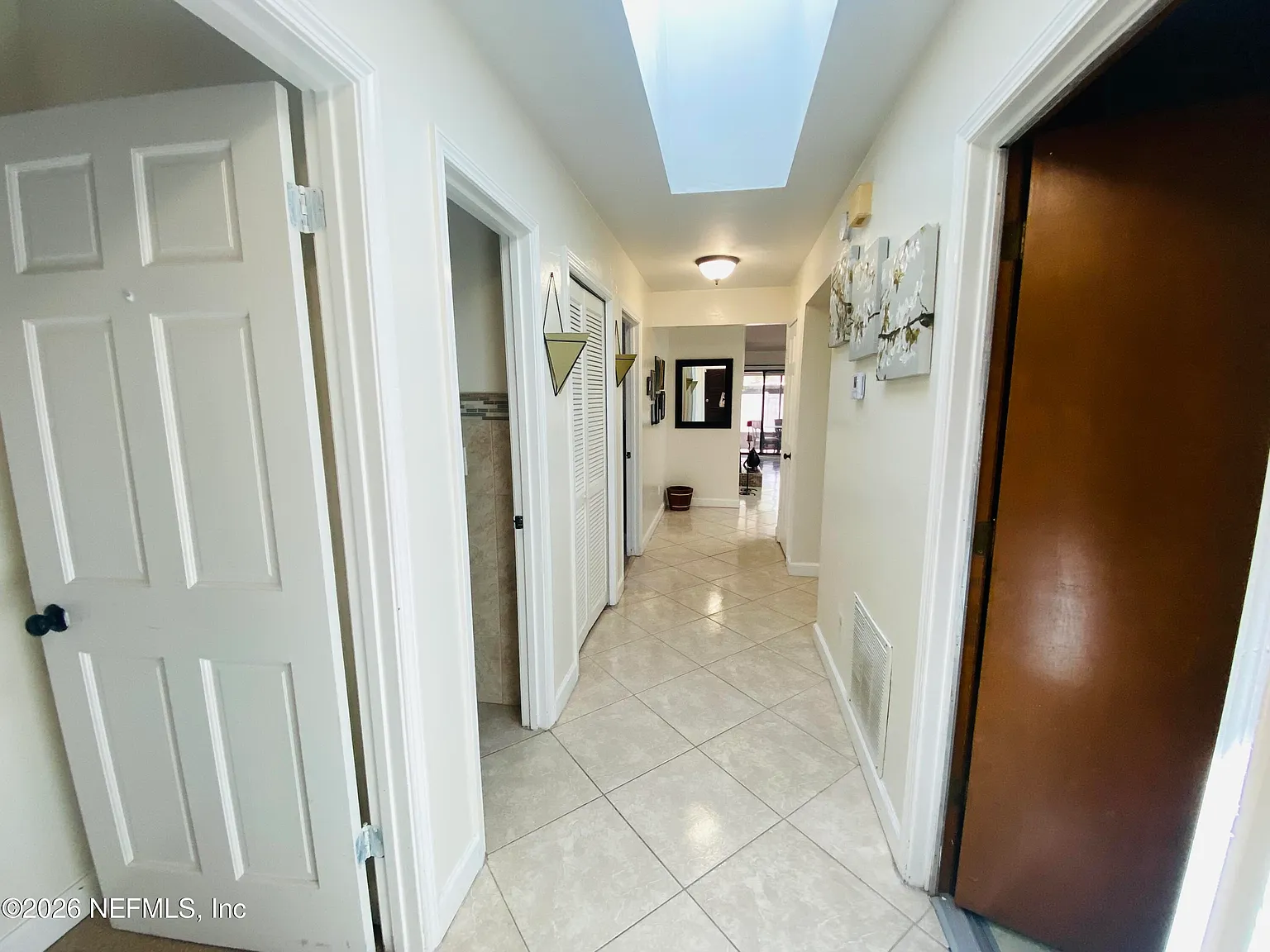 3 bed, 2.0 bath, 1199 sqft, $1,850 — Photo 2
