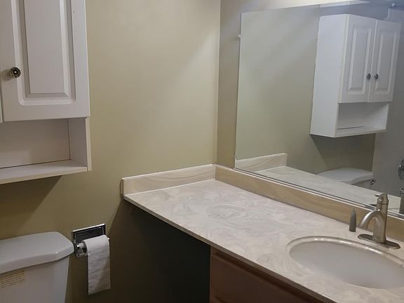 2nd image of 1291 N Glen Cir