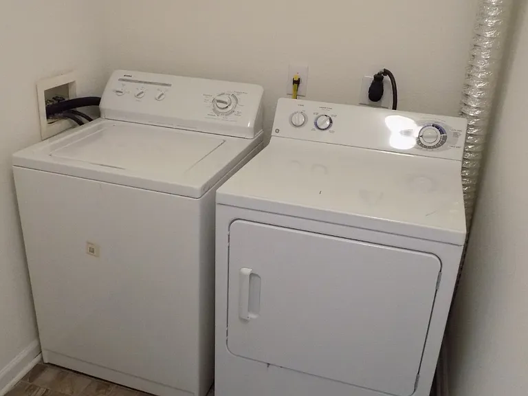801 Brassie Ln #J — Photo 2