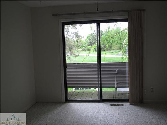 5th image of 2079 Fox Hollow Dr