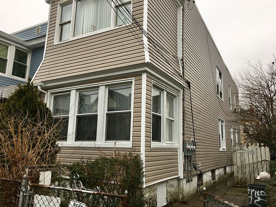 2nd image of 9512 117th St