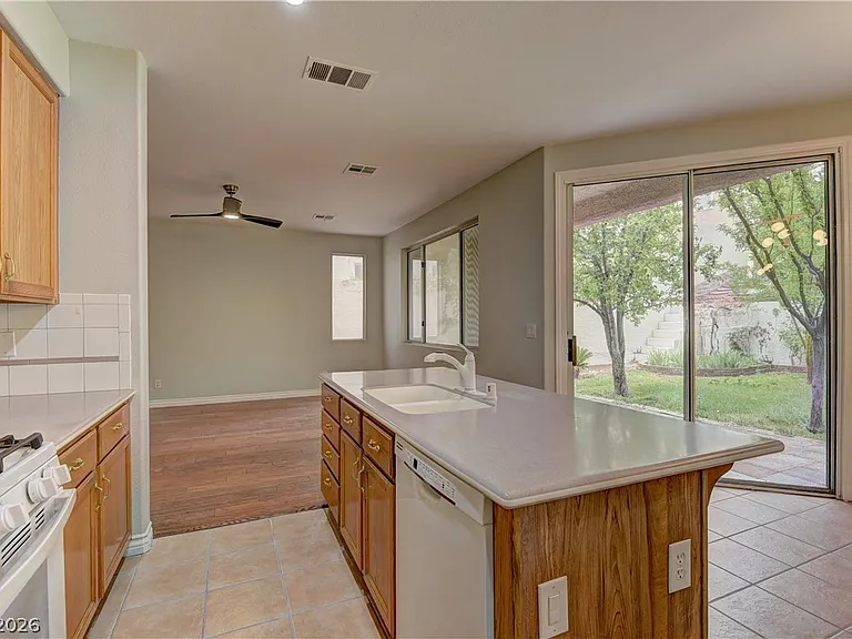 1813 Snow Spring Ln — Photo 11