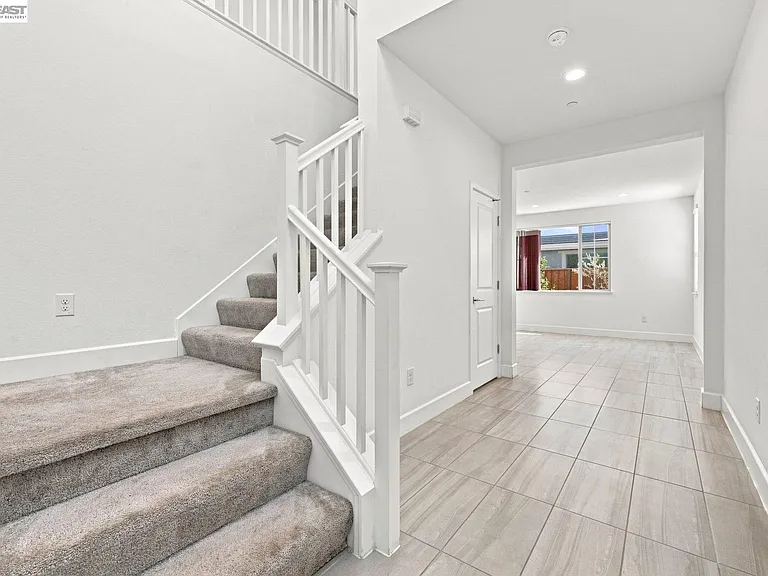 33 W Roccolino Ln — Photo 6