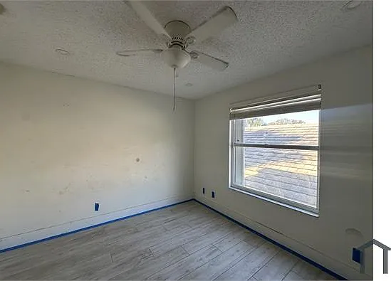 124 Canterbury Pl — Photo 23