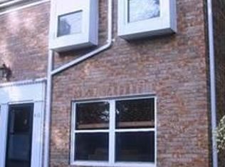 416 N Geyer Rd, Saint Louis, MO 63122