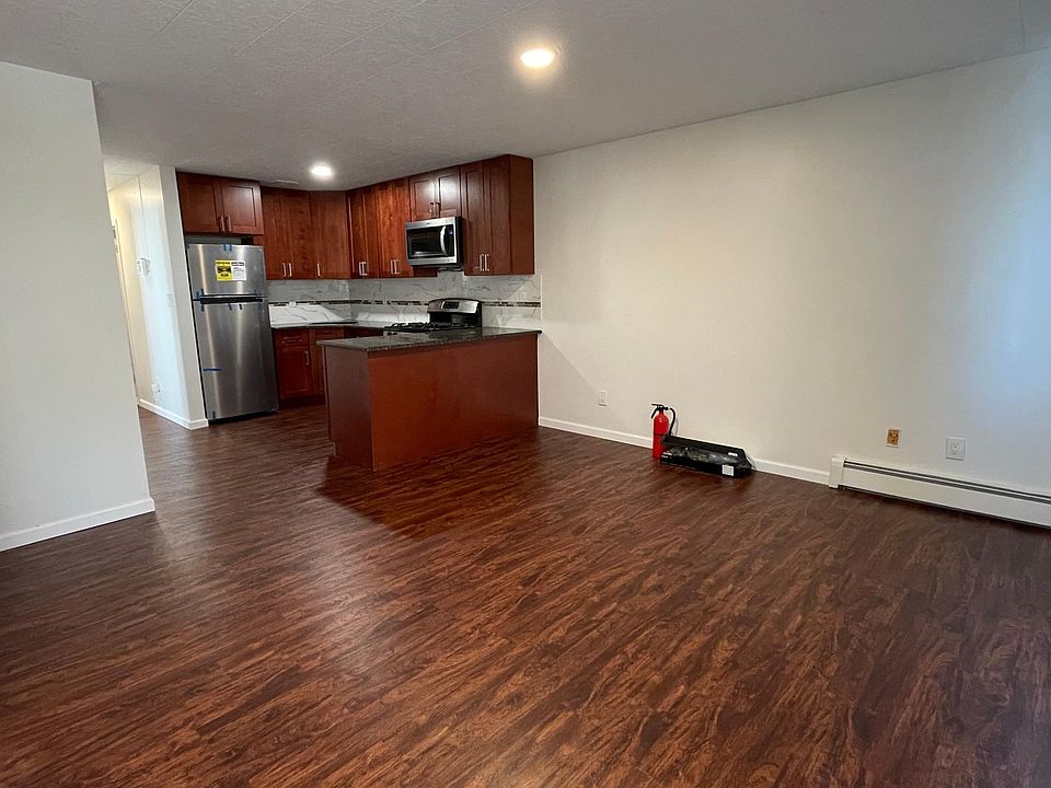 1st image of 2931 Martin Ct Floor 1