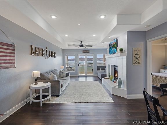3rd image of 214 Emerald Bay Dr #1b & 2b