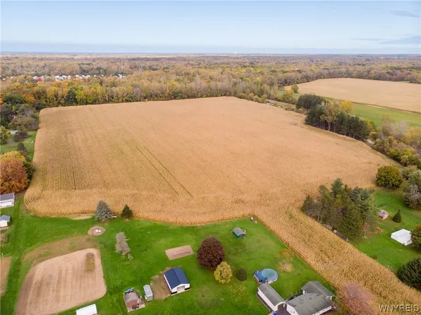 6261 Hatter Rd #25, Newfane, NY 14108