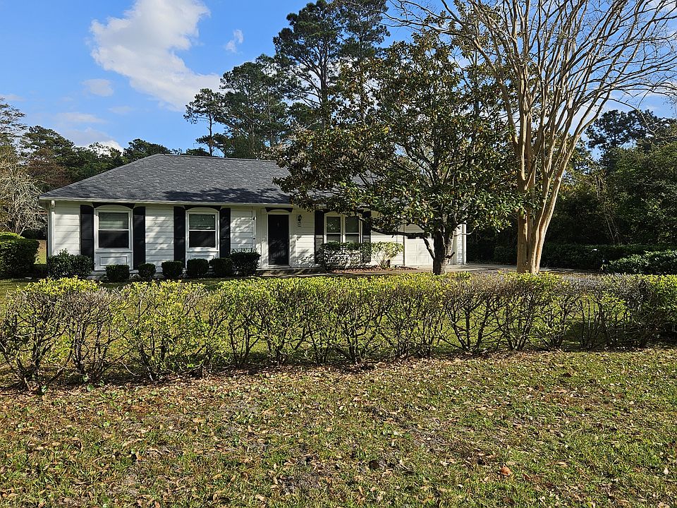 1st image of 307 Holly Ln