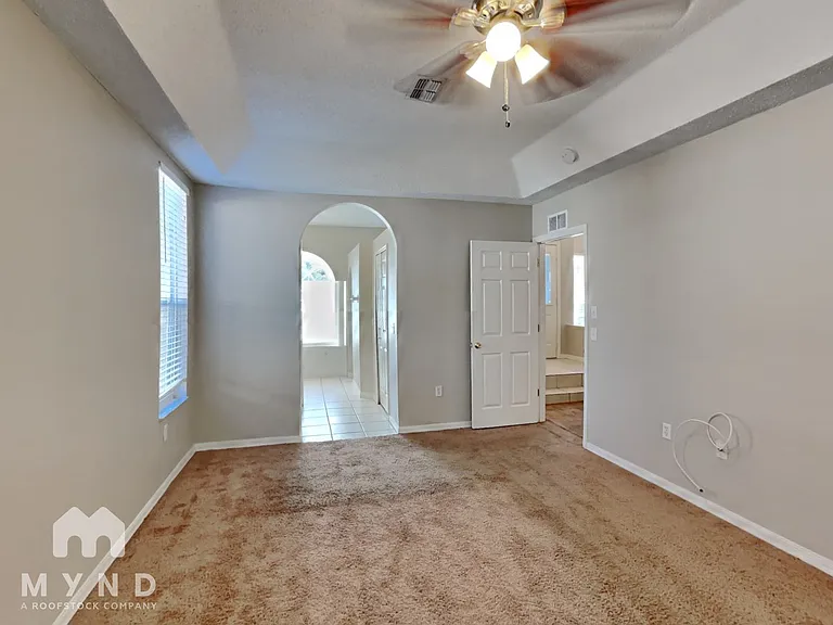 7026 Captiva Cir — Photo 15