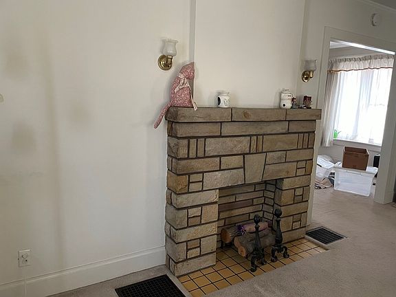 4th image of 321 Lindale Ave