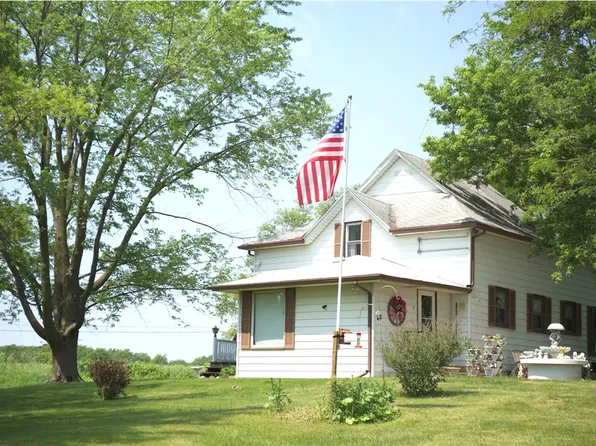 2379 265th St, Oskaloosa, IA 52577