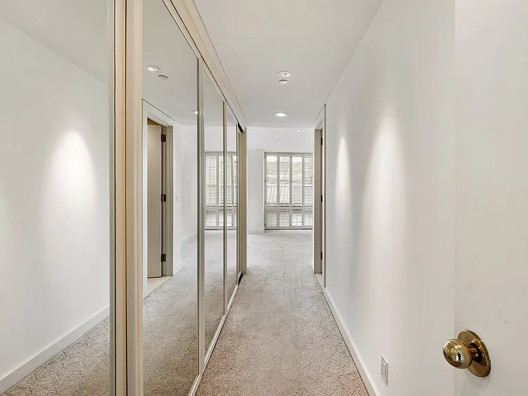 611 Washington St #2305 — Photo 8