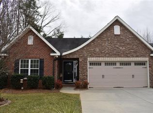 16 Rocking Ct, Greensboro, NC 27405