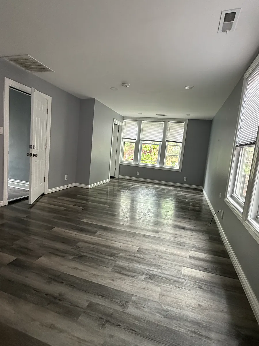 Building Photo - 1240 S Wenonah Ave #2