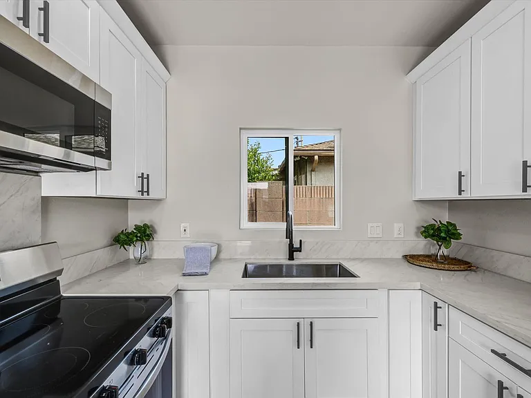 14431 Harvest Ave #A — Photo 4